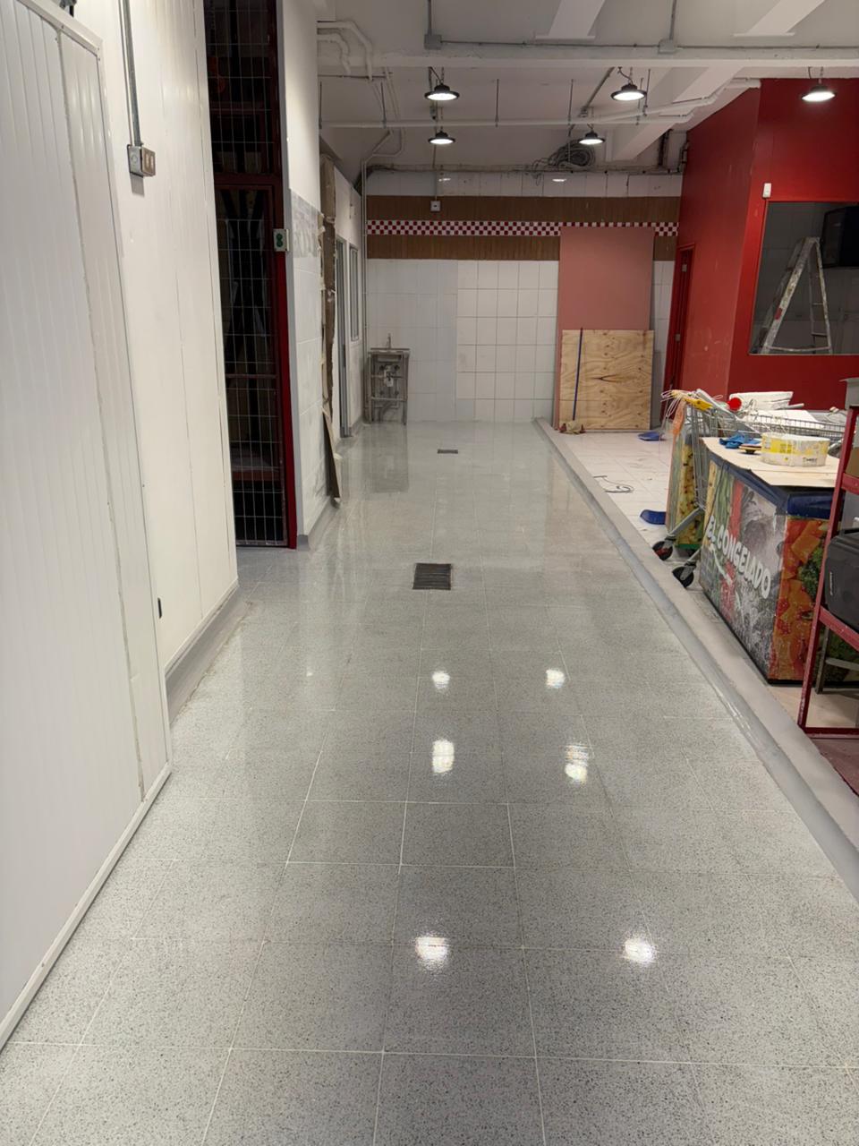 Piso pulido brillante